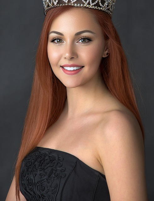 F1中国大奖赛：汉密尔顿夺得冲刺赛排位赛杆位.